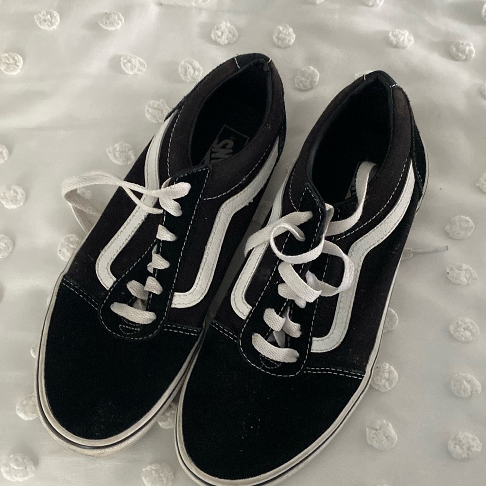 Boy’s sneakers